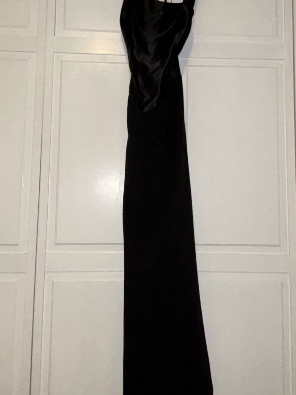 Sleek Black Maxi Dress — Timeless Evening Style